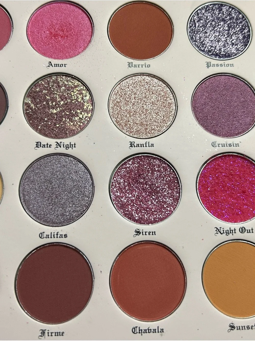 THE BOMB by Gatita Gang - Beautiful Eyeshadow Pallete